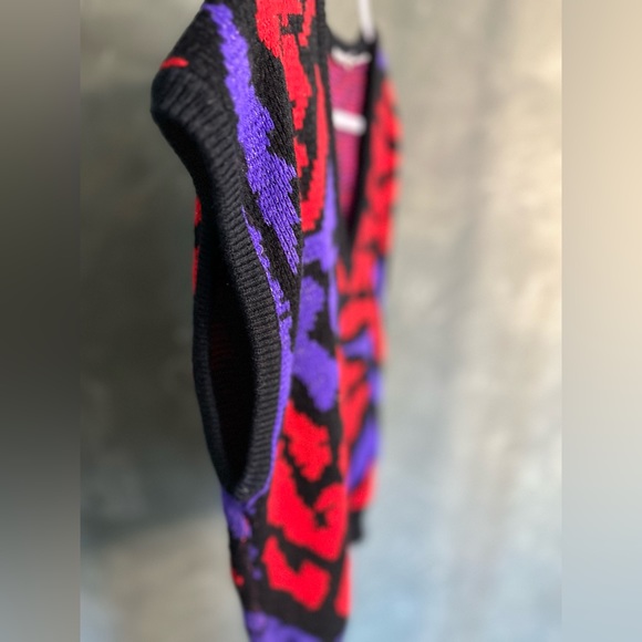 Vintage red and purple sweater vest - Picture 5 of 6